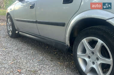 Хэтчбек Opel Astra 1999 в 