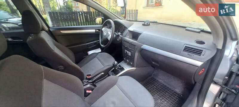 Хетчбек Opel Astra 2004 в Городку фото 8 Хетчбек Opel Astra 2004 в Городку