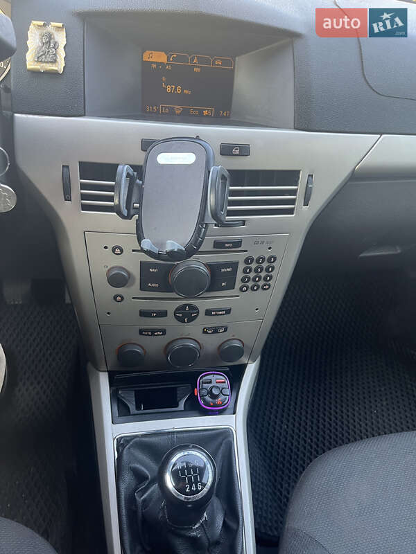 Універсал Opel Astra 2007 в Дніпрі