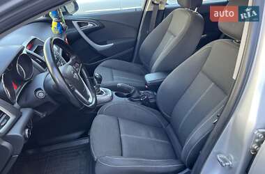 Универсал Opel Astra 2012 в 