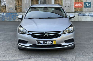 Универсал Opel Astra 2019 в 