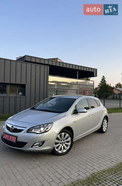 Хэтчбек Opel Astra 2011 в Львове