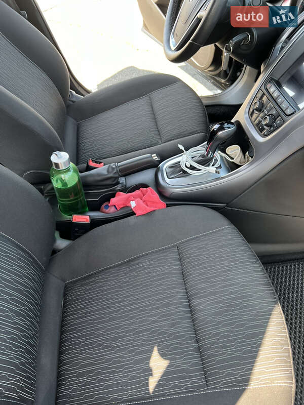 Седан Opel Astra 2019 в Киеве