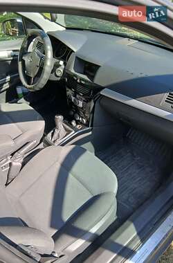 Универсал Opel Astra 2010 в 