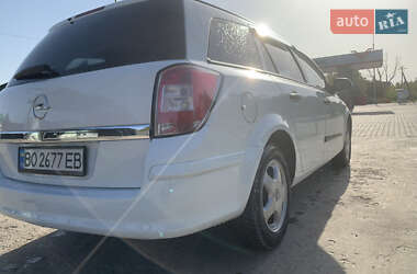 Универсал Opel Astra 2010 в 