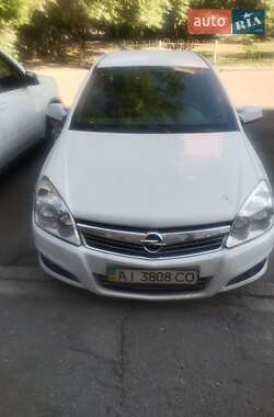 Седан Opel Astra 2012 в Броварах
