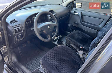 Седан Opel Astra 2006 в 