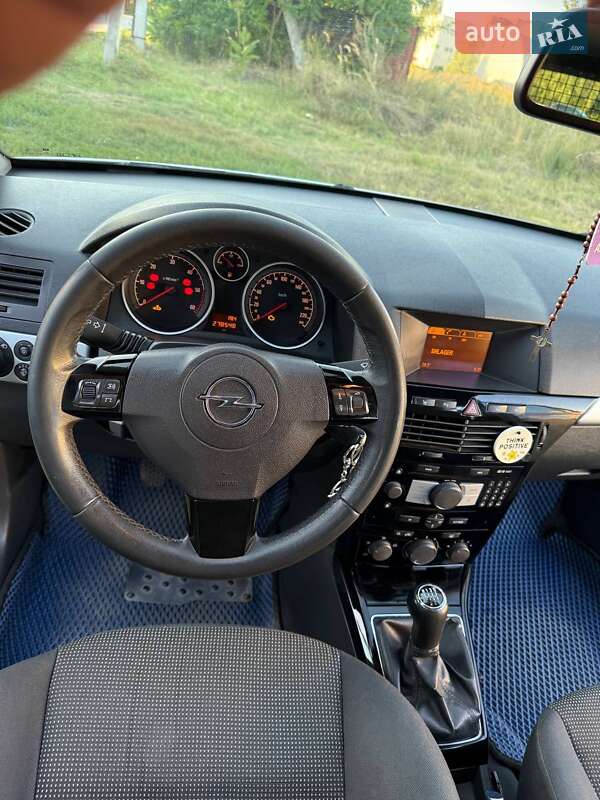 Универсал Opel Astra 2010 в Киеве