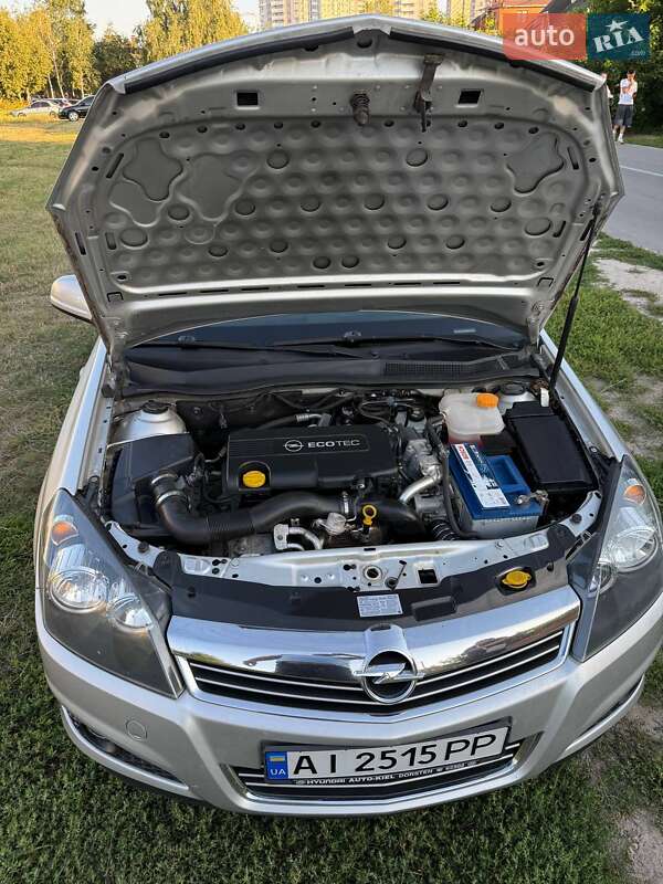 Универсал Opel Astra 2010 в Киеве