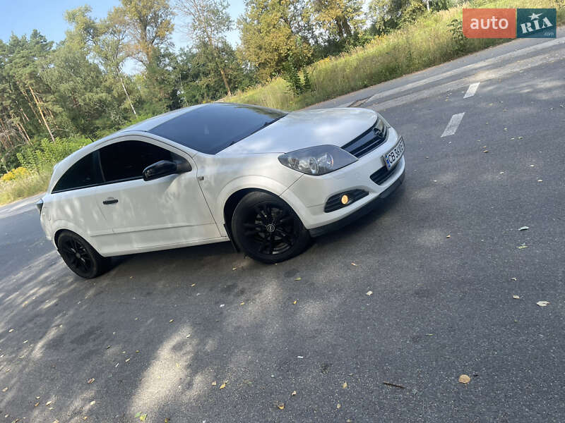 Хэтчбек Opel Astra 2006 в Мене