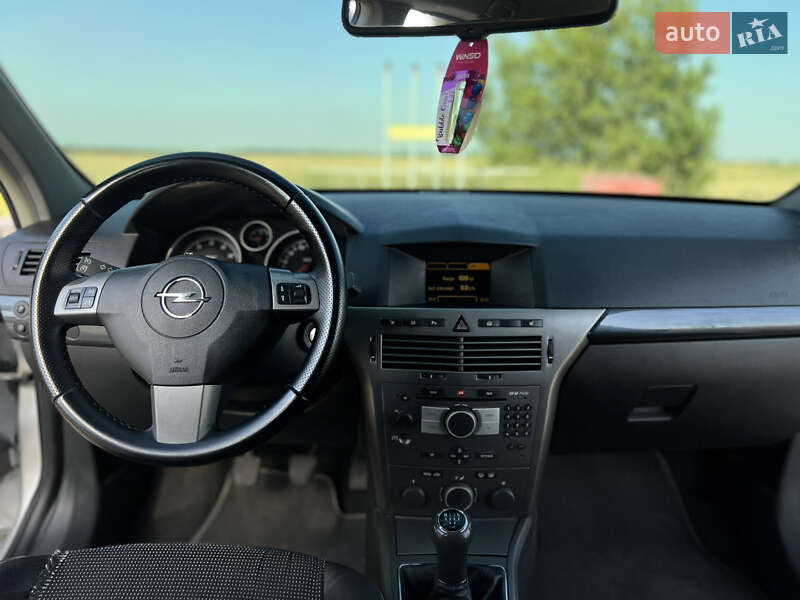 Хэтчбек Opel Astra 2004 в Днепре