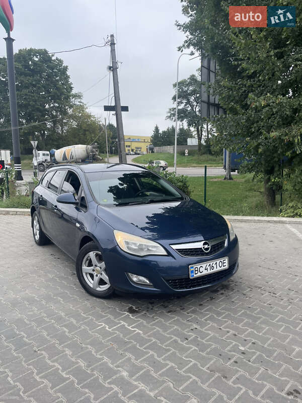 Opel Astra 2011