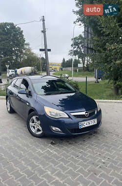 Универсал Opel Astra 2011 в 