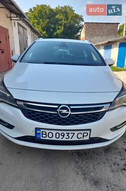 Универсал Opel Astra 2017 в Тернополе