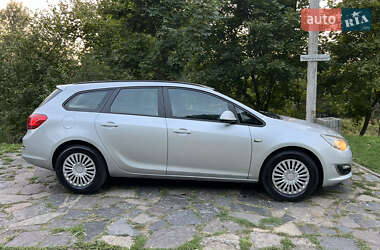 Универсал Opel Astra 2013 в 