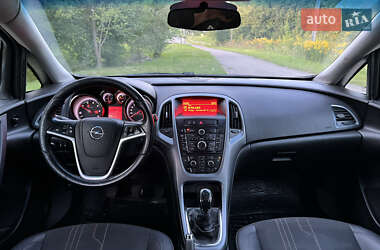 Универсал Opel Astra 2013 в 