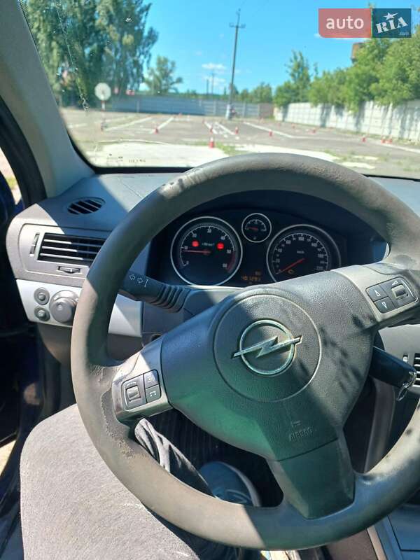 Универсал Opel Astra 2005 в Вараше фото 5 Универсал Opel Astra 2005 в Вараше