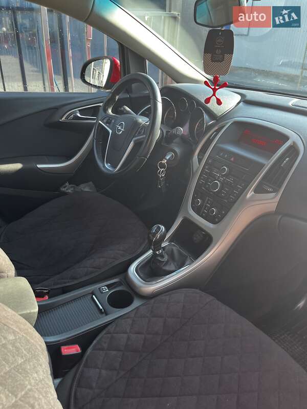 Универсал Opel Astra 2011 в Коломые