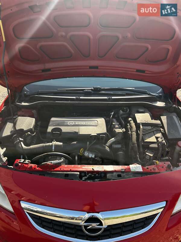 Универсал Opel Astra 2011 в Коломые