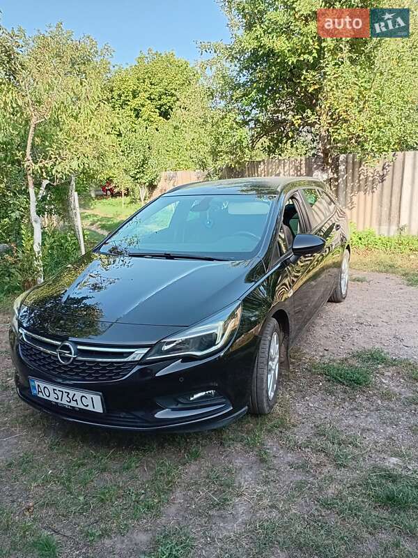 Универсал Opel Astra 2017 в 