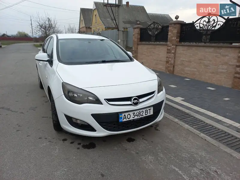 Opel Astra 2014