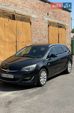 Универсал Opel Astra 2012 в 