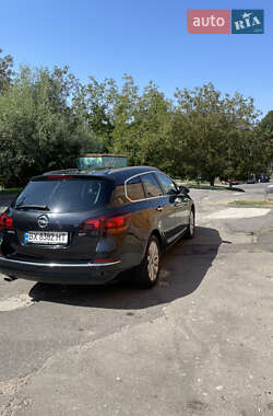 Универсал Opel Astra 2012 в 