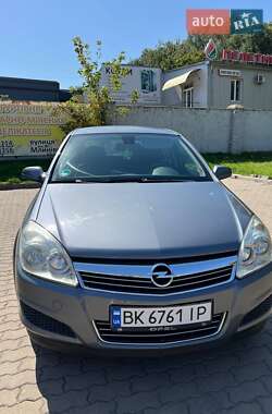 Седан Opel Astra 2007 в Рівному