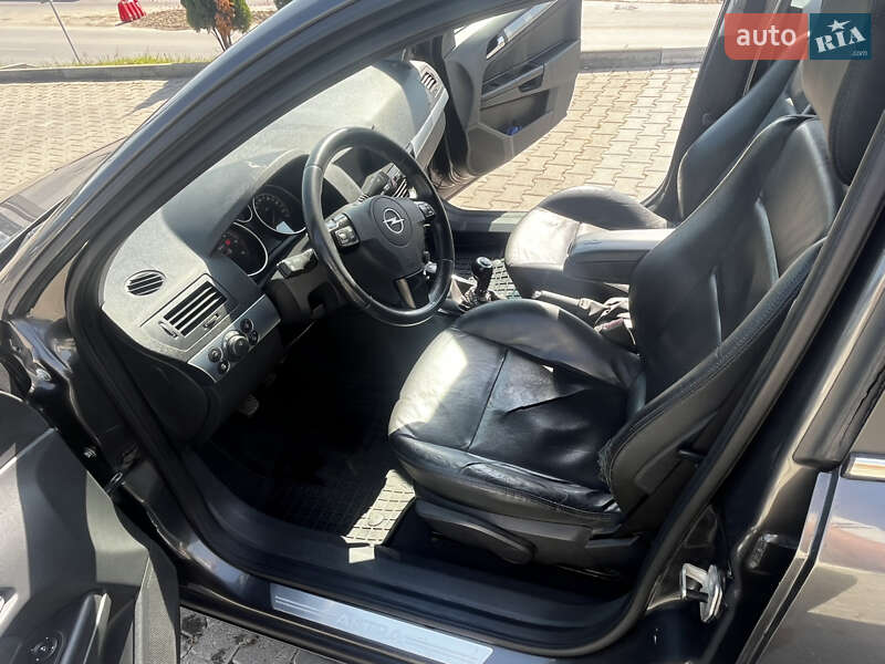 Универсал Opel Astra 2010 в Каменец-Подольском