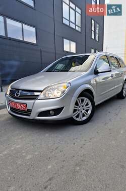 Універсал Opel Astra 2010 в Золочеві