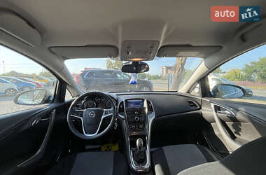 Универсал Opel Astra 2011 в 