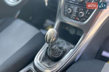 Универсал Opel Astra 2011 в 
