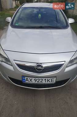 Универсал Opel Astra 2011 в Ольшанах