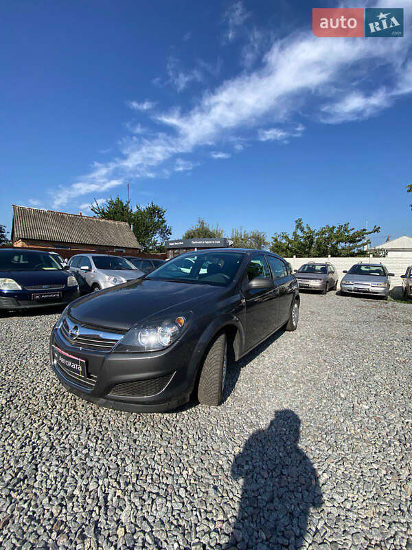 Хетчбек Opel Astra 2009 в 