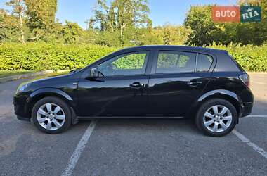 Хэтчбек Opel Astra 2012 в 
