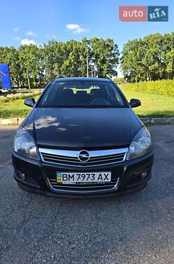 Хэтчбек Opel Astra 2012 в 