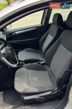 Универсал Opel Astra 2010 в 