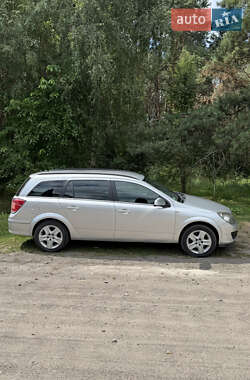 Универсал Opel Astra 2010 в 