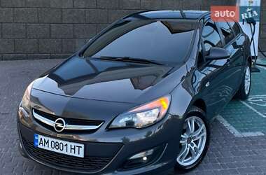Універсал Opel Astra 2012 в Житомирі