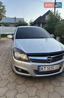 Хэтчбек Opel Astra 2011 в Коломые