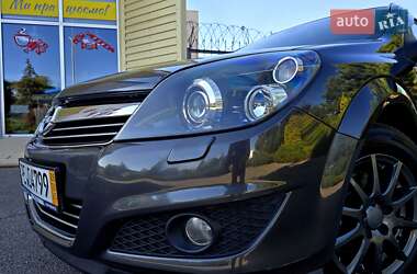 Универсал Opel Astra 2010 в Полтаве