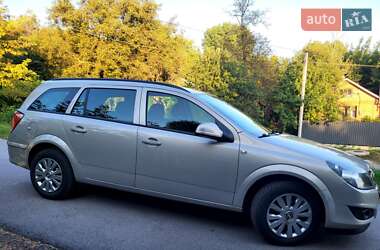 Универсал Opel Astra 2010 в 
