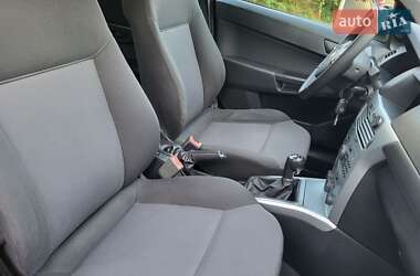 Универсал Opel Astra 2010 в 