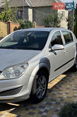Хэтчбек Opel Astra 2007 в Мукачево