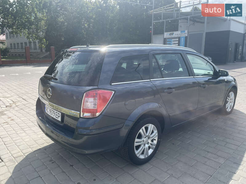 Універсал Opel Astra 2009 в Луцьку