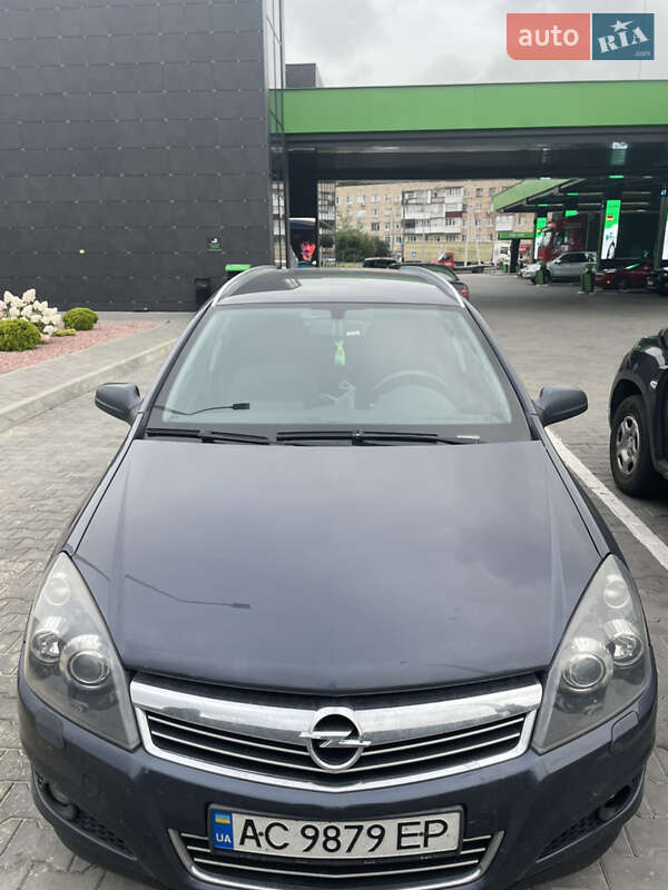 Універсал Opel Astra 2009 в Луцьку