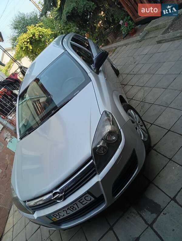 Универсал Opel Astra 2005 в Золочеве