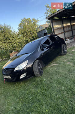 Хэтчбек Opel Astra 2010 в 
