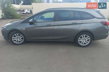 Універсал Opel Astra 2017 в Києві