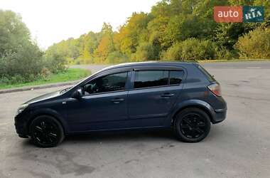 Хэтчбек Opel Astra 2006 в 